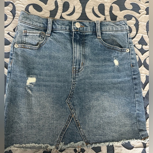 Cat and jack skirt with art class shirt - Picture 2 of 5